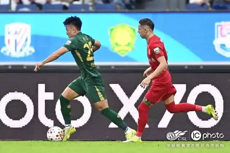 欧冠对决：阿森纳 VS 多特蒙德
